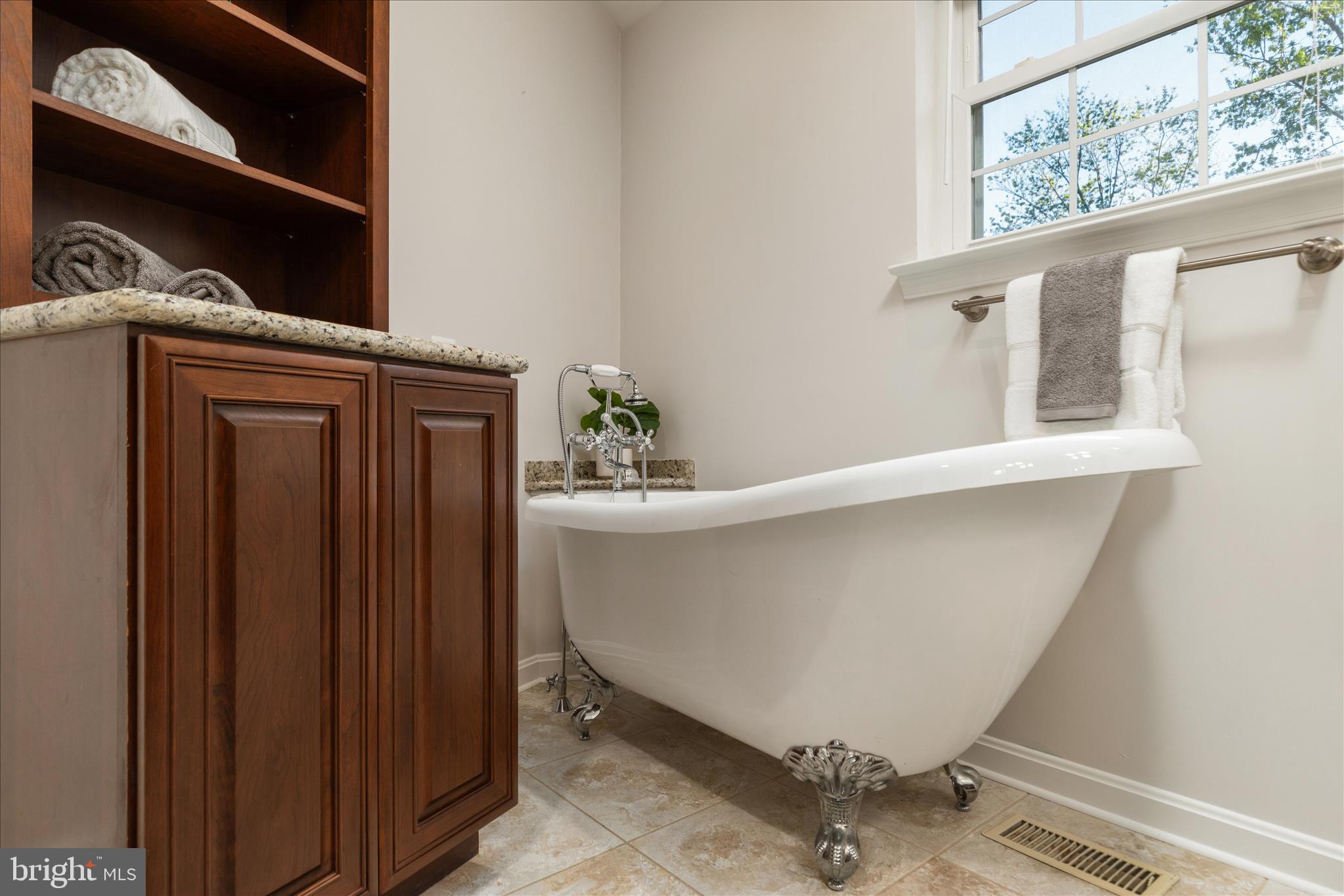 13132 THORNAPPLE PLACE