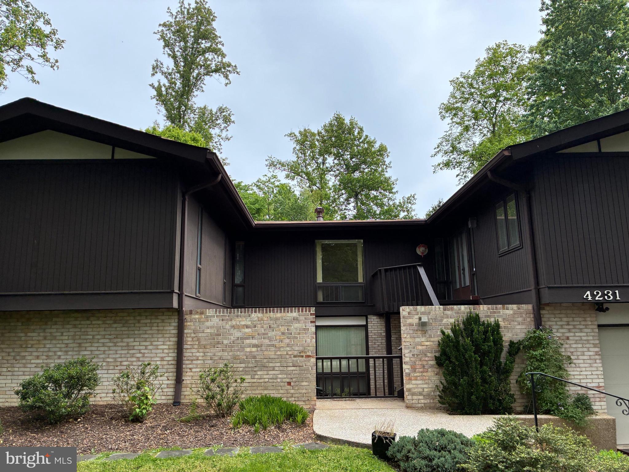 4231 ELIZABETH LANE