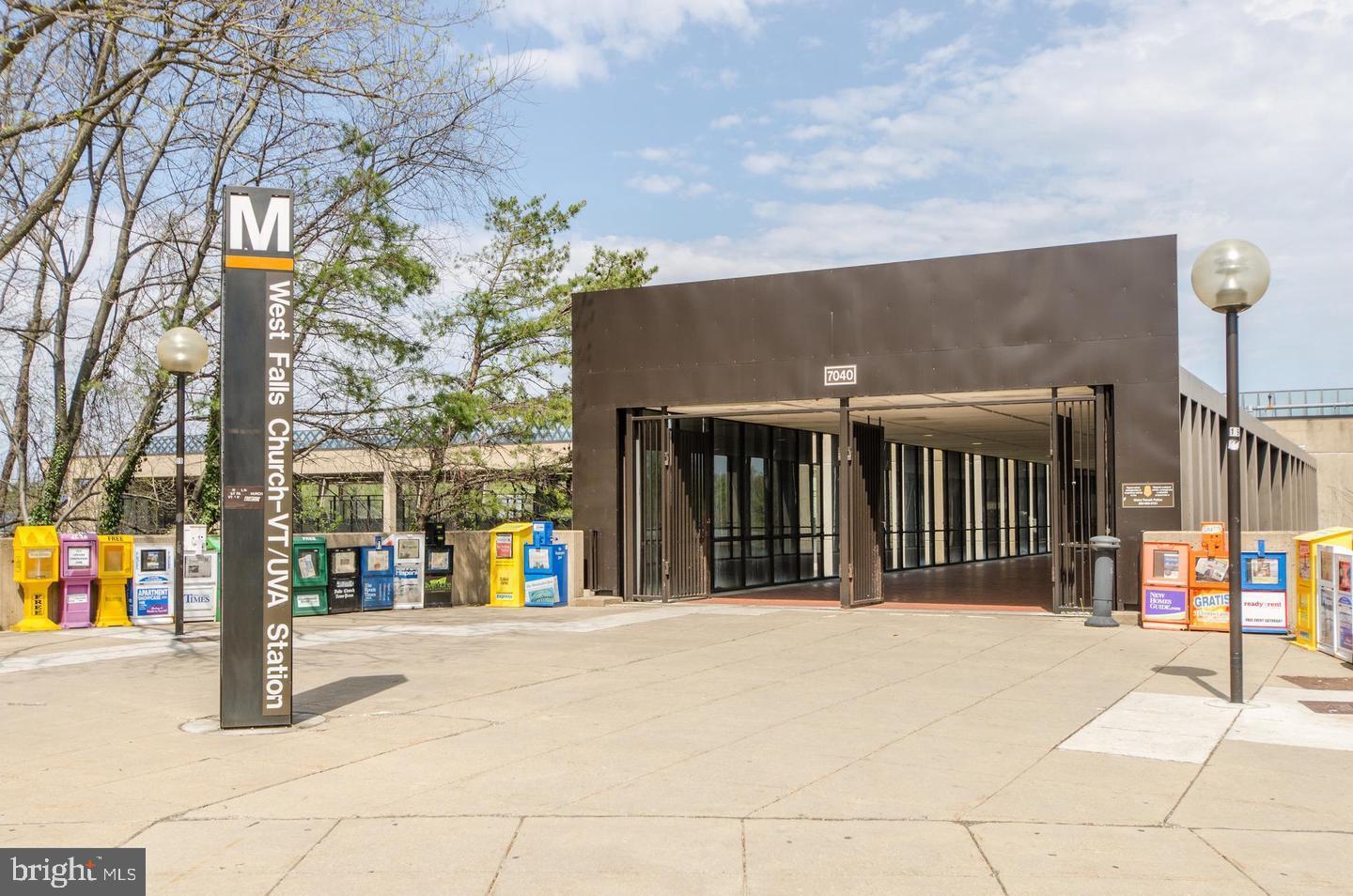 2205 WESTMORELAND STREET