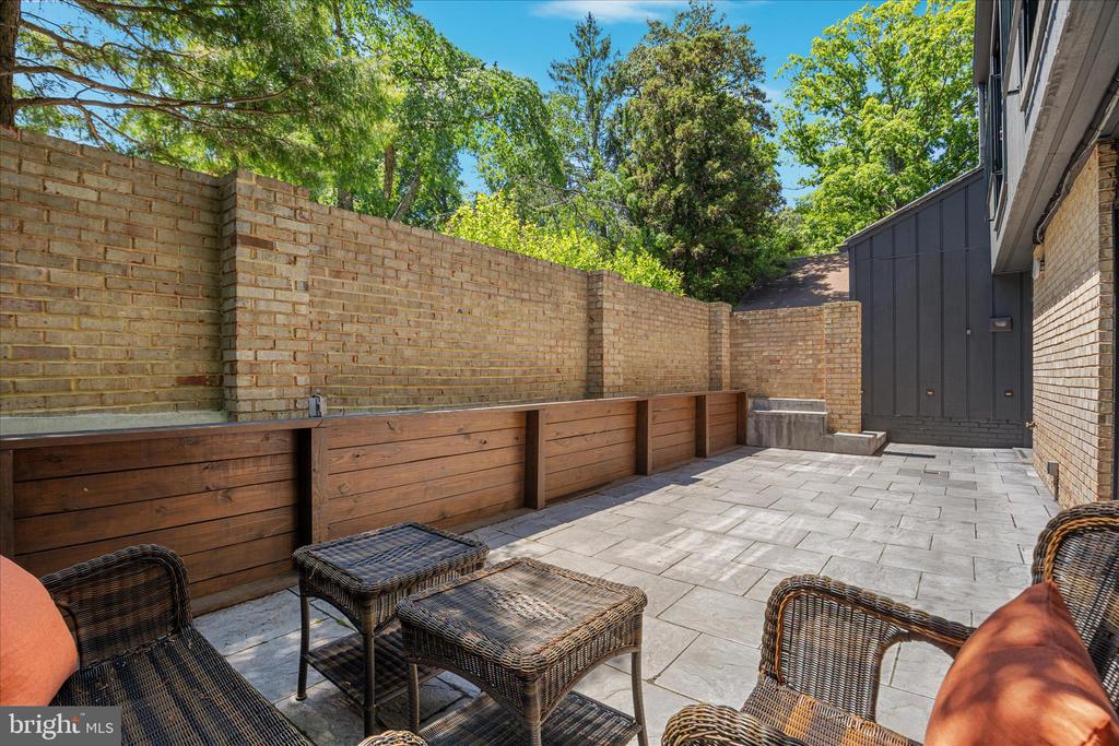 12108 QUORN LANE