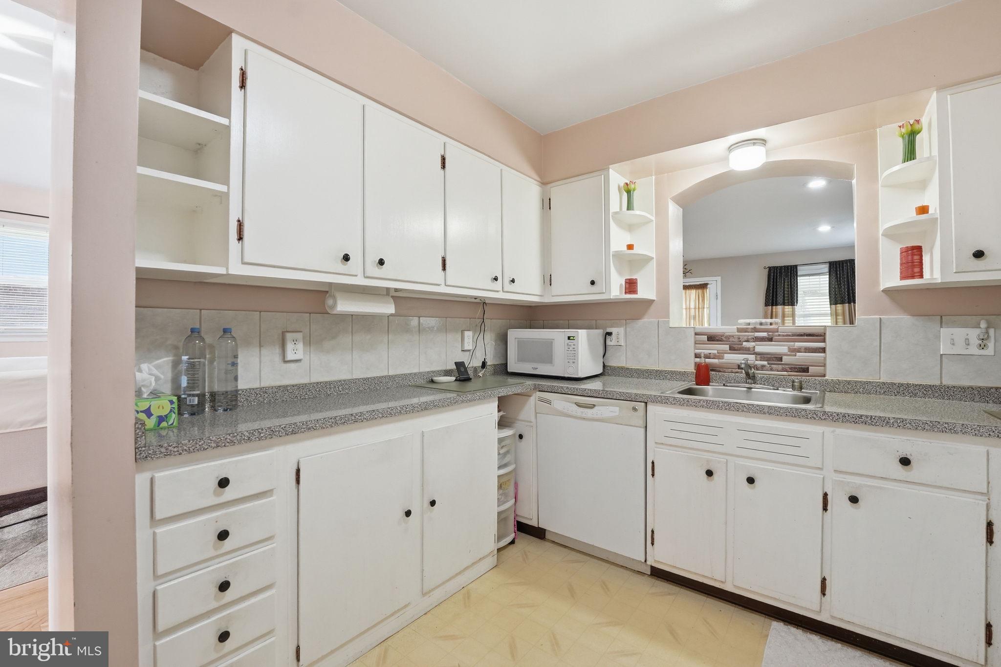 5209 COLUMBIA ROAD
