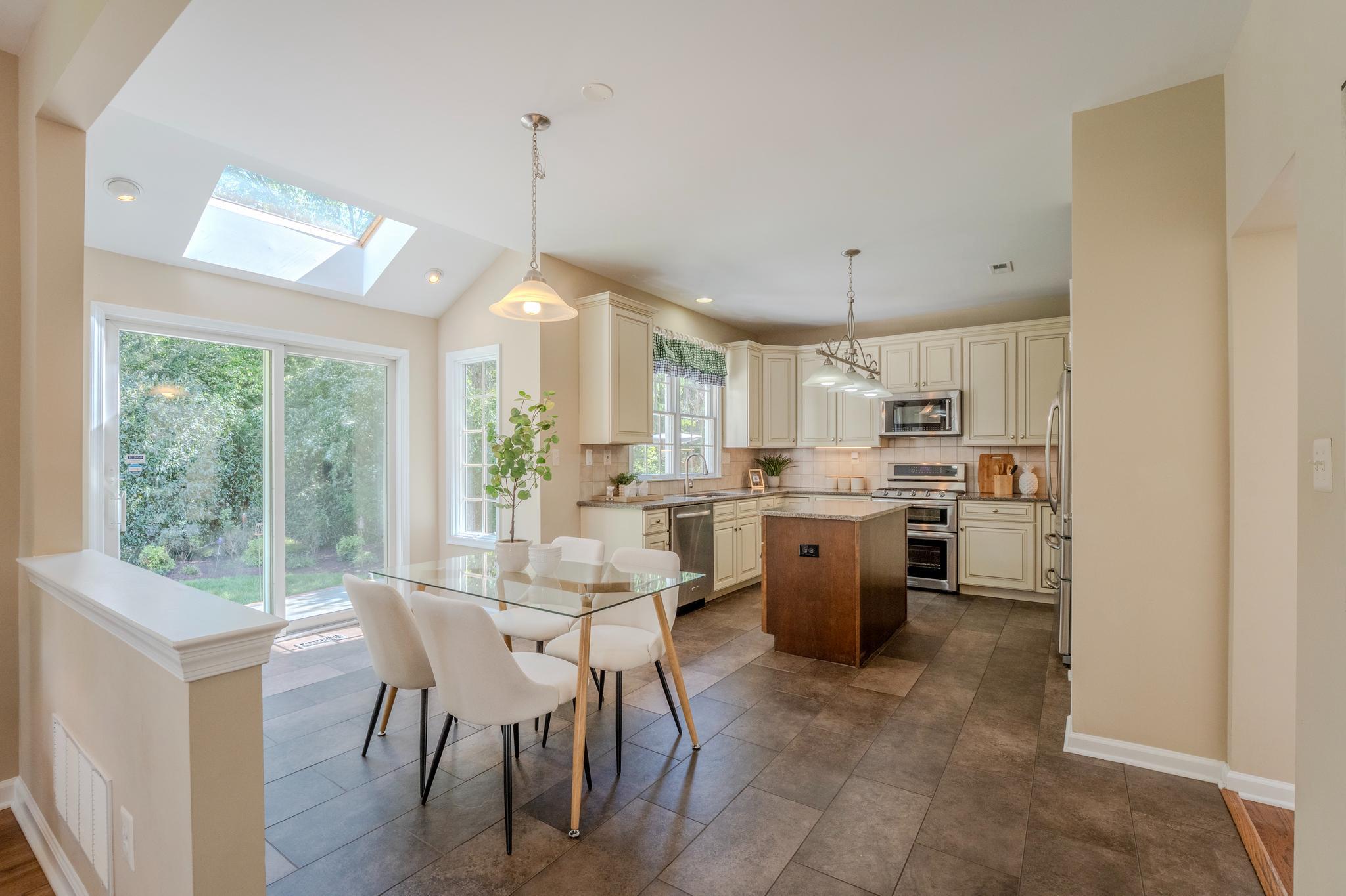 1327 MURRAY DOWNS WAY