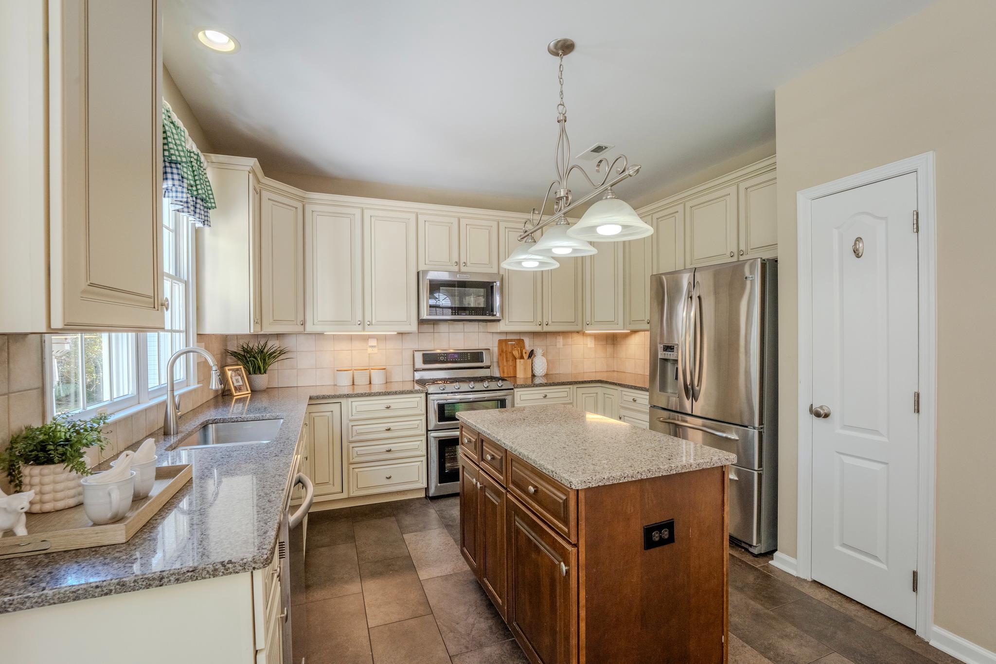 1327 MURRAY DOWNS WAY