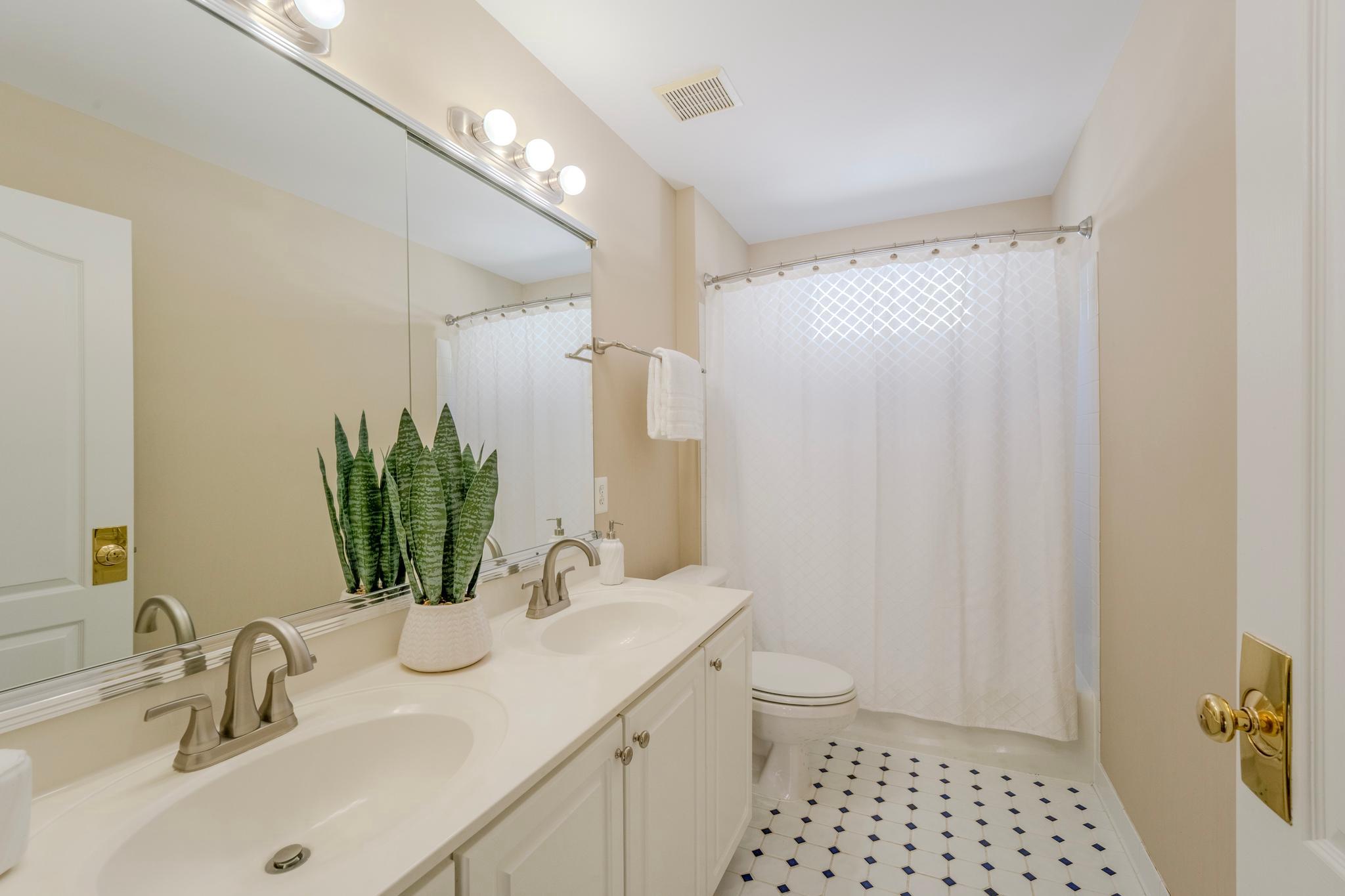 1327 MURRAY DOWNS WAY