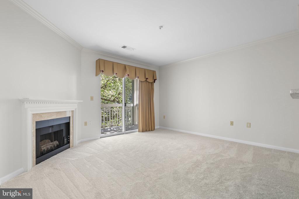 12915 ALTON SQUARE 213