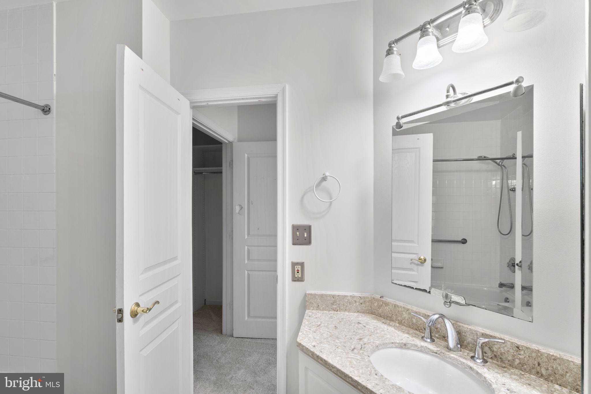 12915 ALTON SQUARE 213