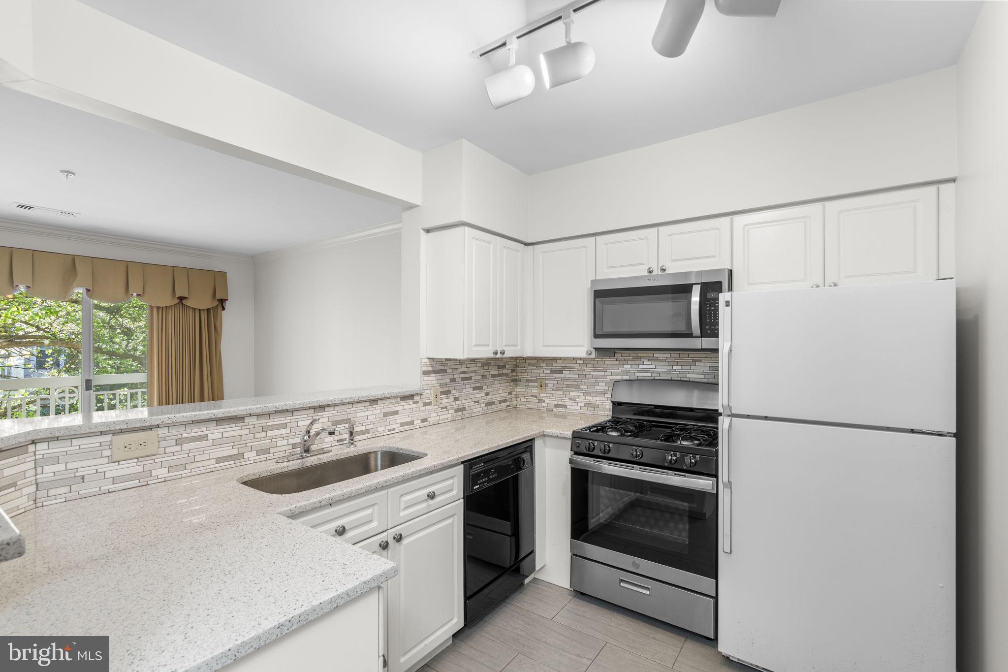 12915 ALTON SQUARE 213