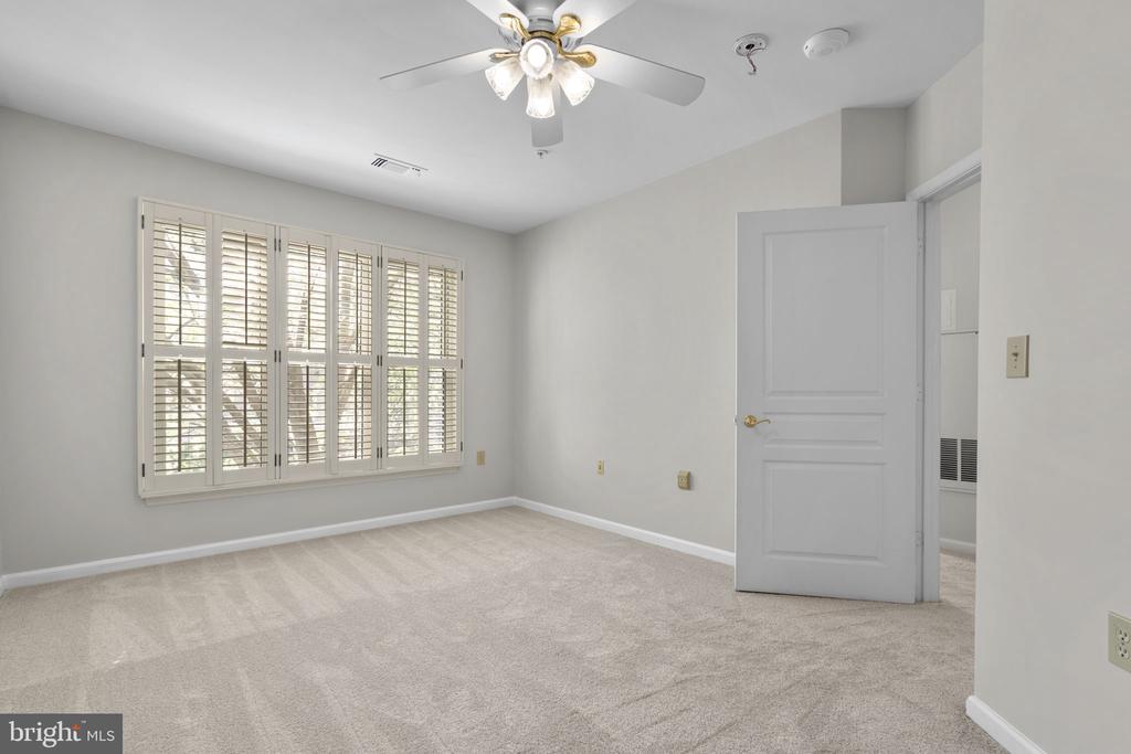 12915 ALTON SQUARE 213