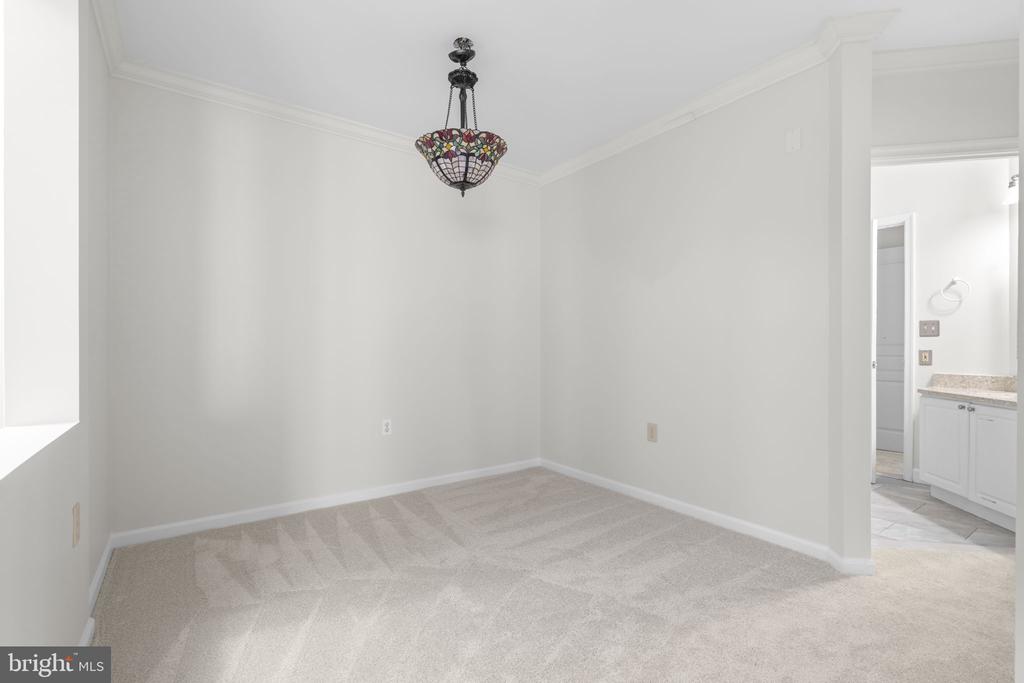 12915 ALTON SQUARE 213