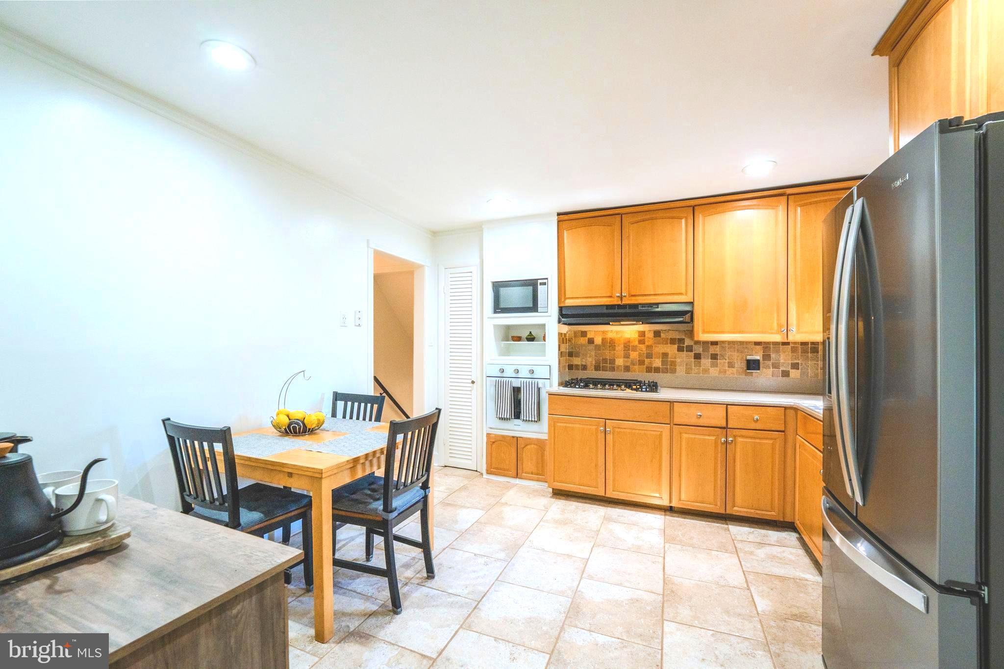 6705 BRACKEN COURT