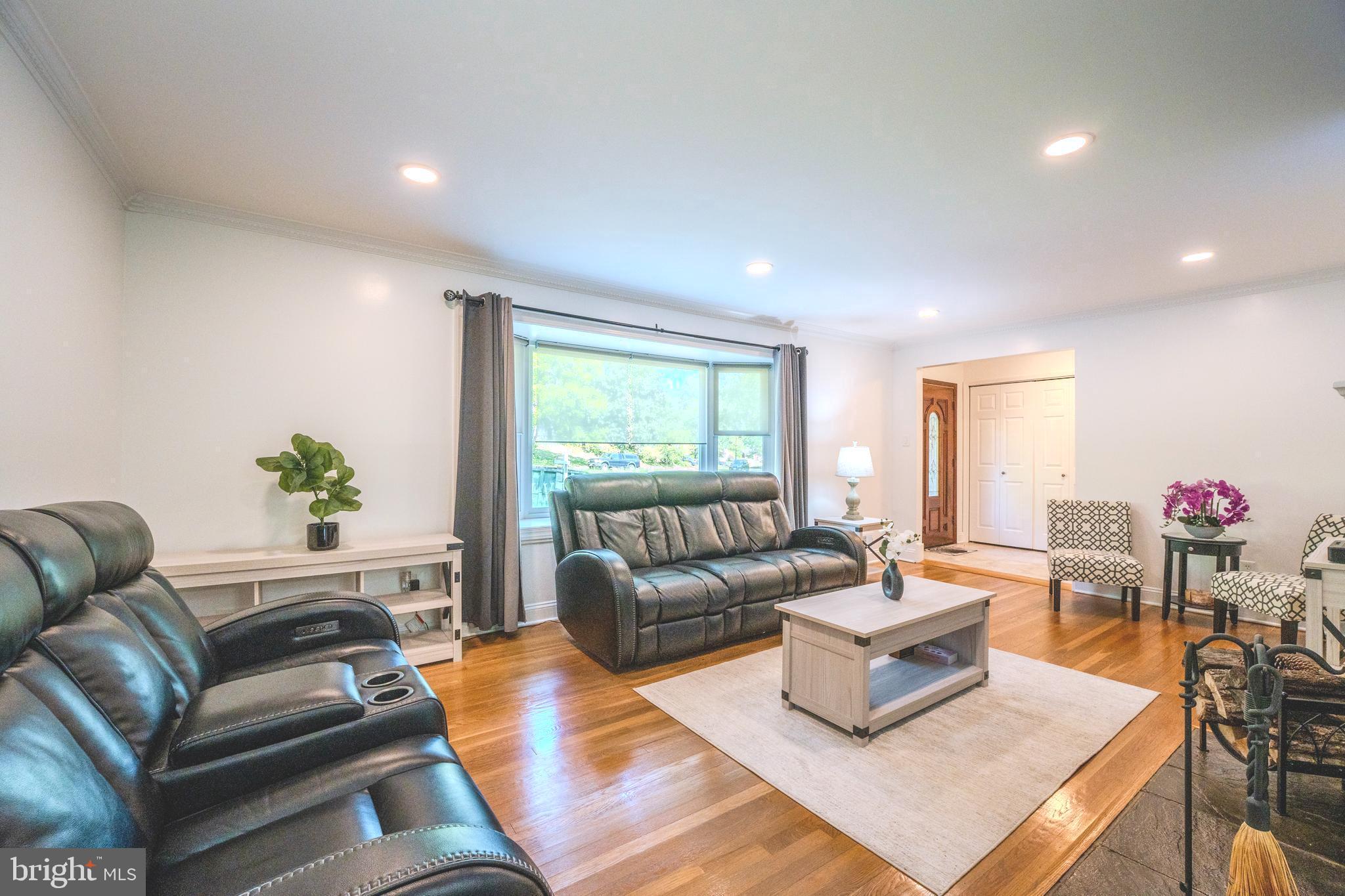6705 BRACKEN COURT