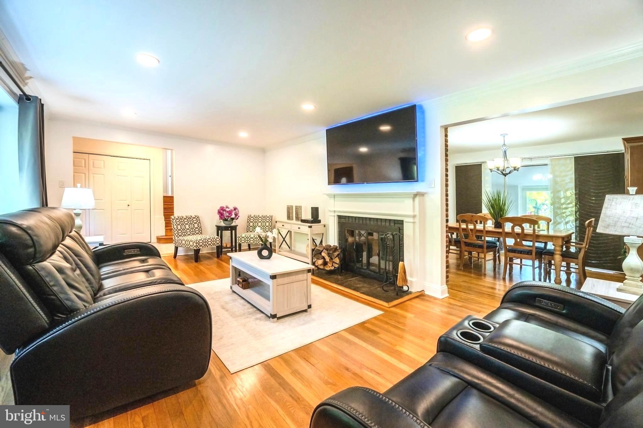 6705 BRACKEN COURT