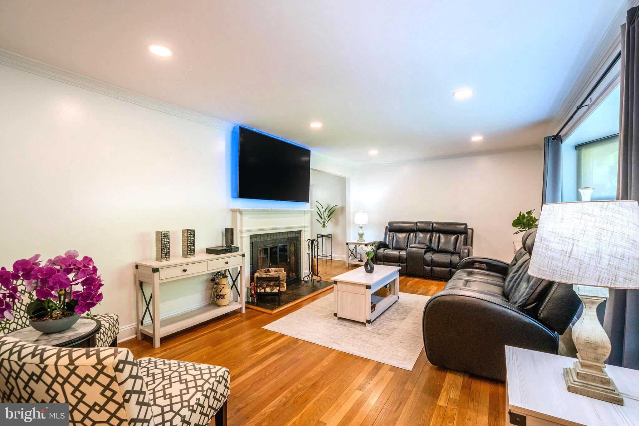 6705 BRACKEN COURT