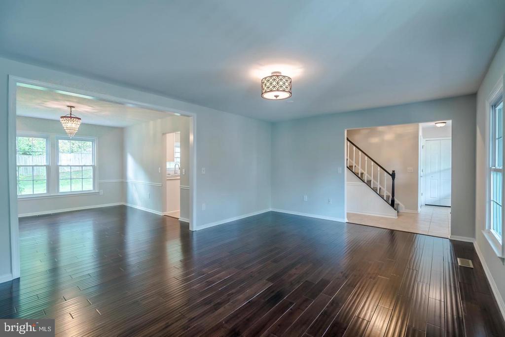 503 HUNT WAY LANE