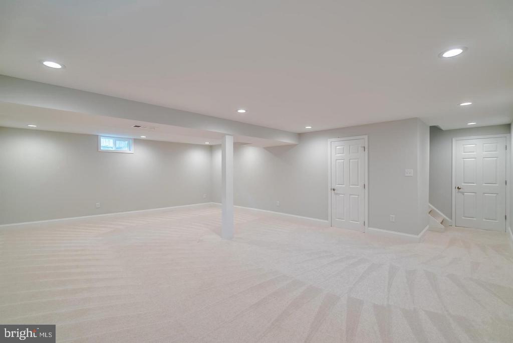 503 HUNT WAY LANE