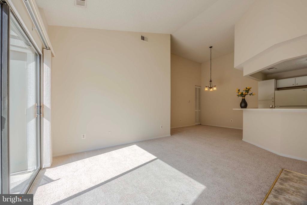 11703 SUMMERCHASE CIRCLE B B