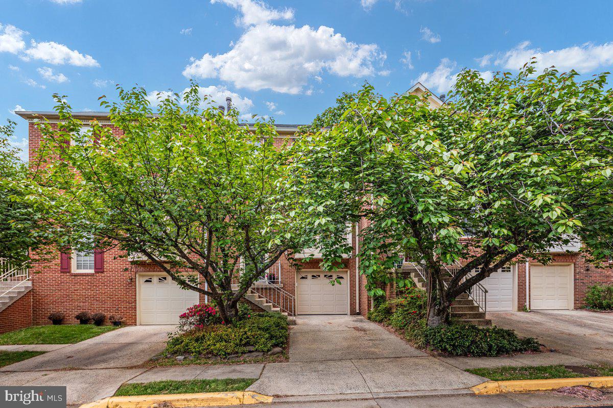 4734 MINOR CIRCLE