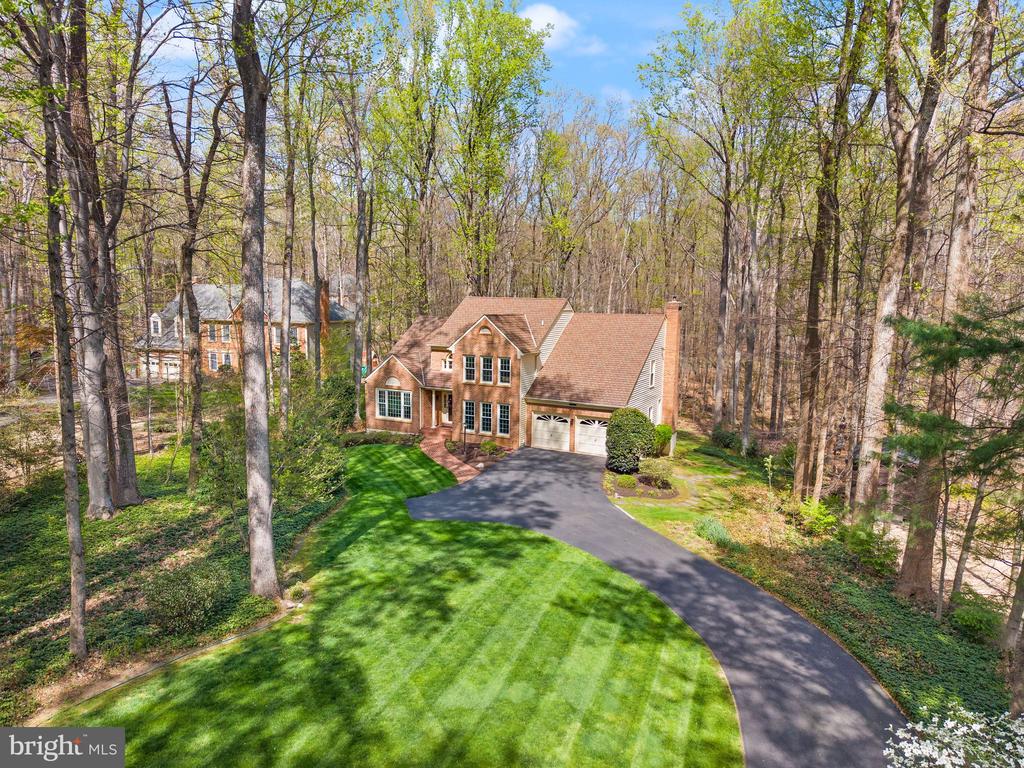 6823 BRIMSTONE LANE