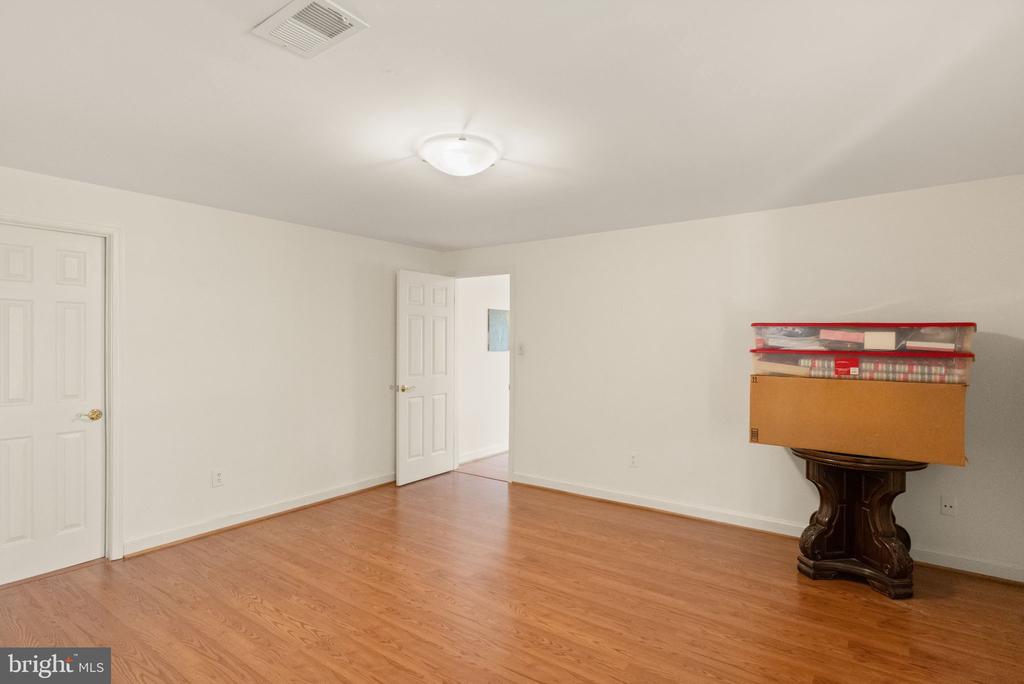 6823 BRIMSTONE LANE