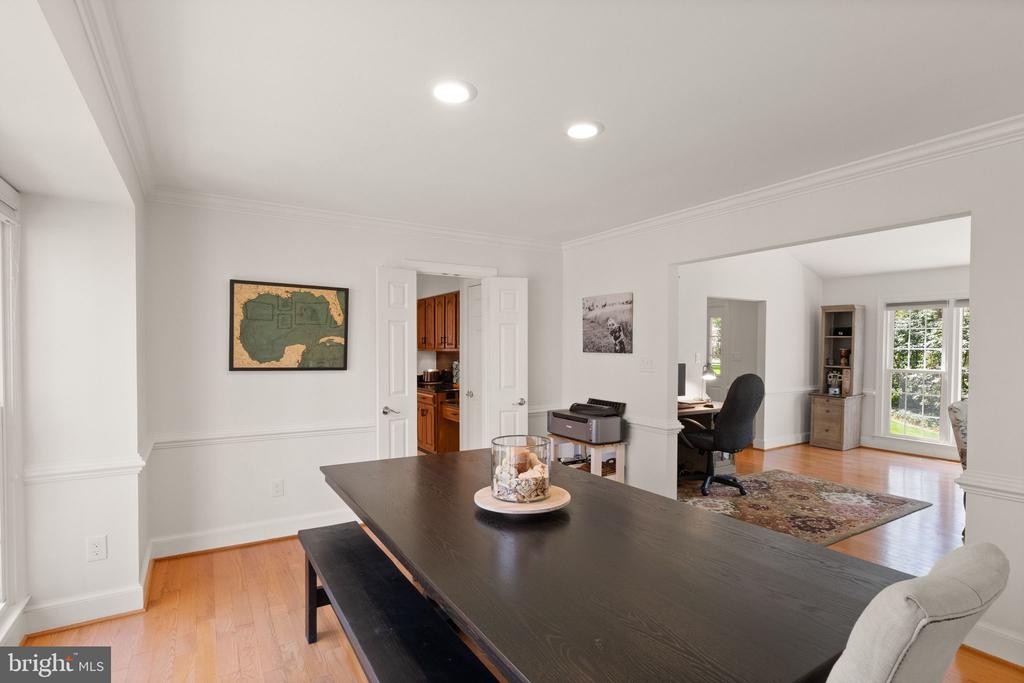 6823 BRIMSTONE LANE