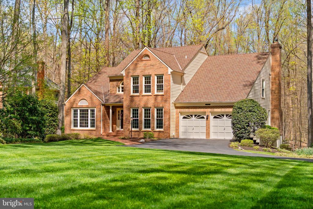 6823 BRIMSTONE LANE