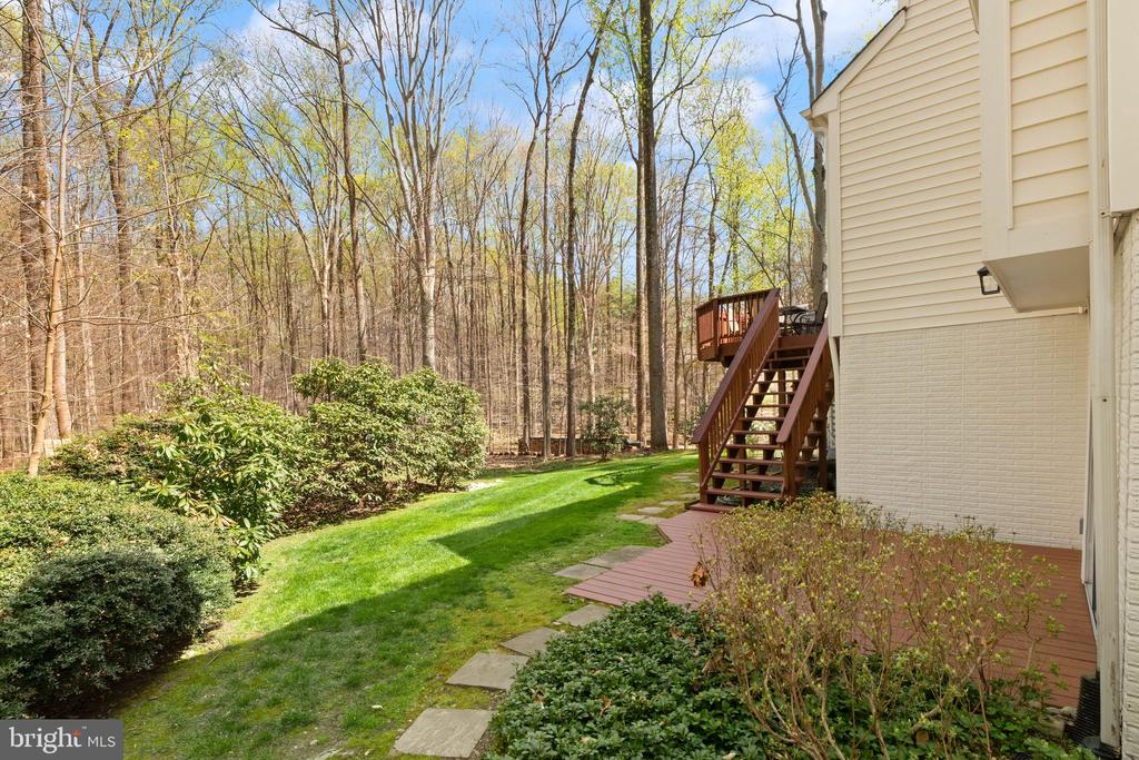 6823 BRIMSTONE LANE
