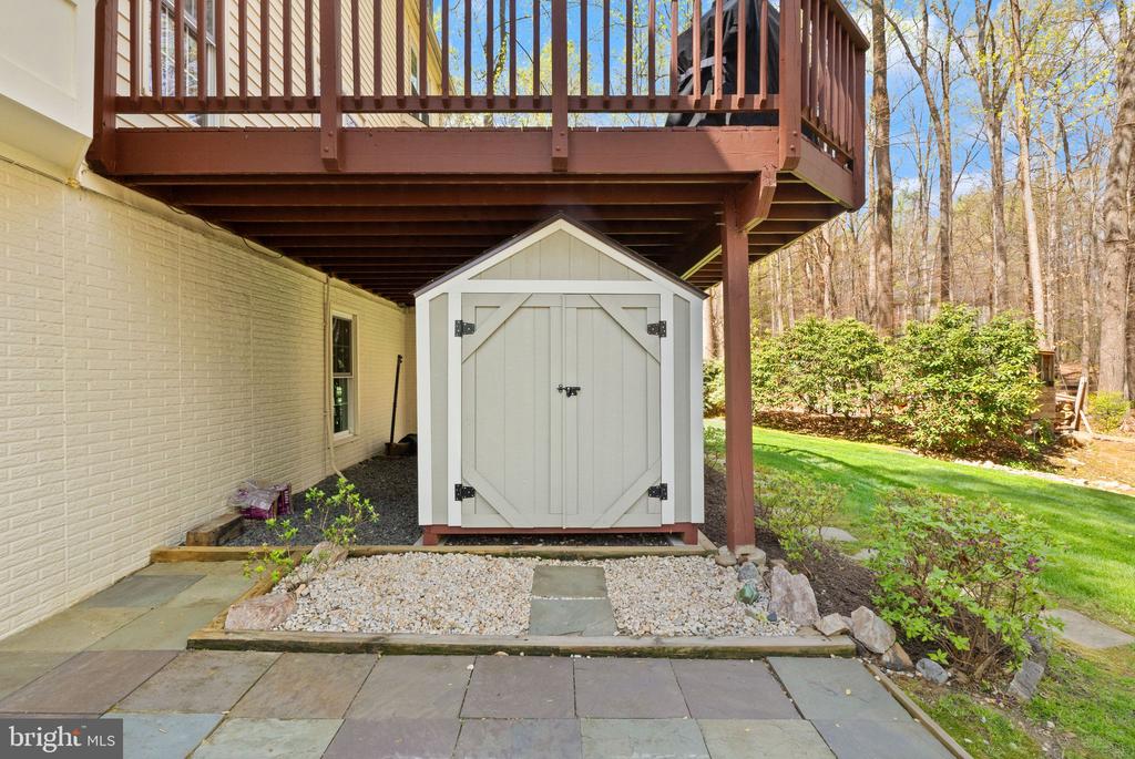 6823 BRIMSTONE LANE