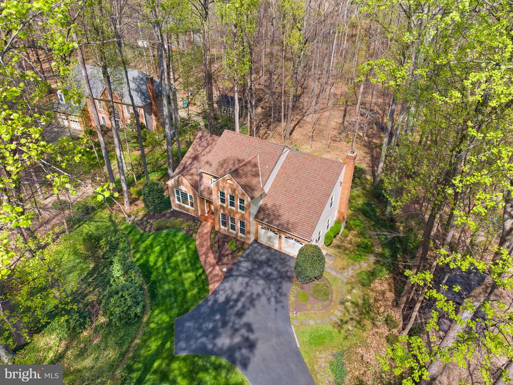 6823 BRIMSTONE LANE