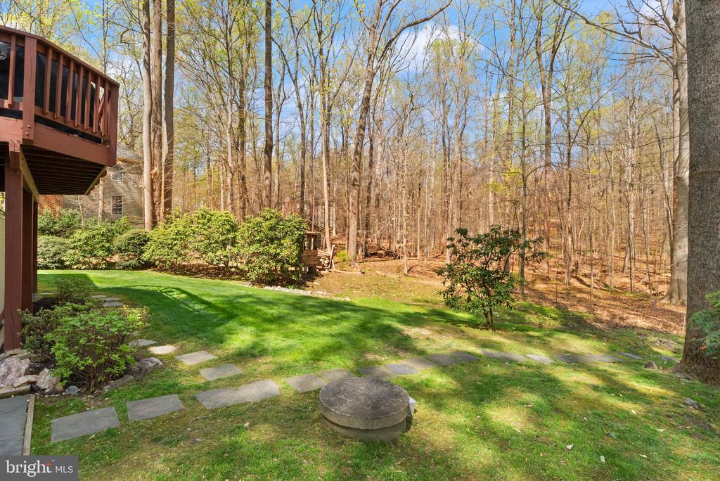 6823 BRIMSTONE LANE