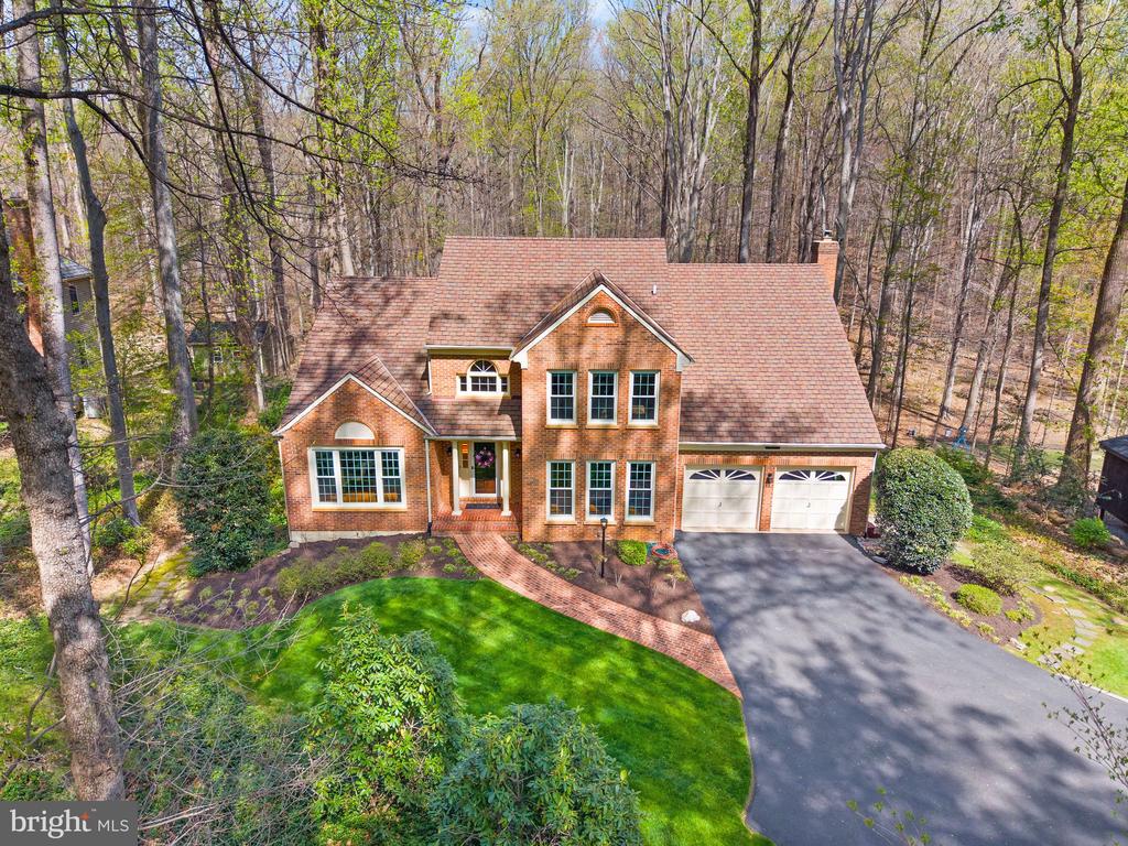 6823 BRIMSTONE LANE