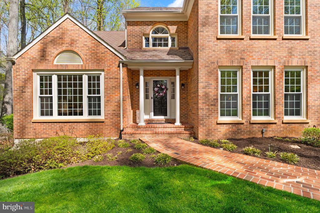 6823 BRIMSTONE LANE