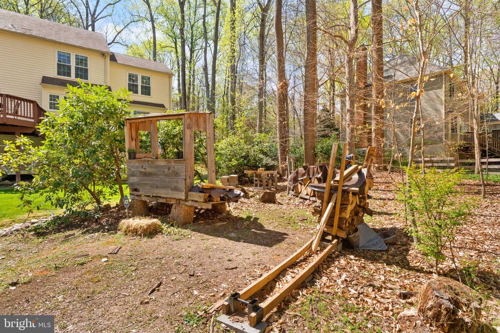 6823 BRIMSTONE LANE