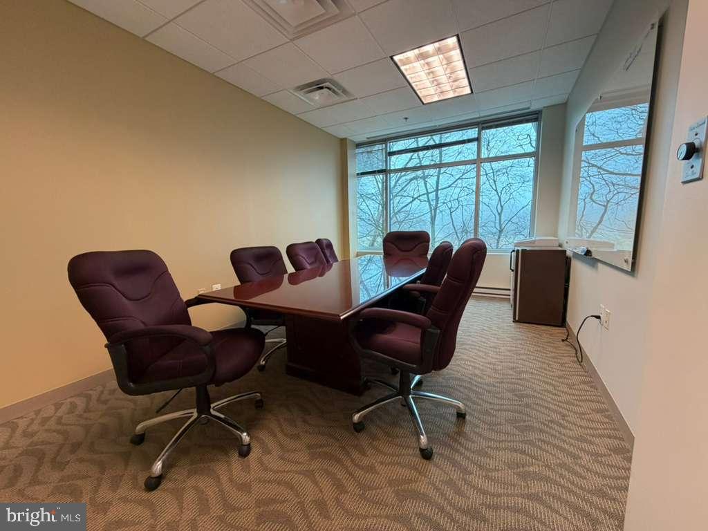 1984 ISAAC NEWTON SQUARE W 209