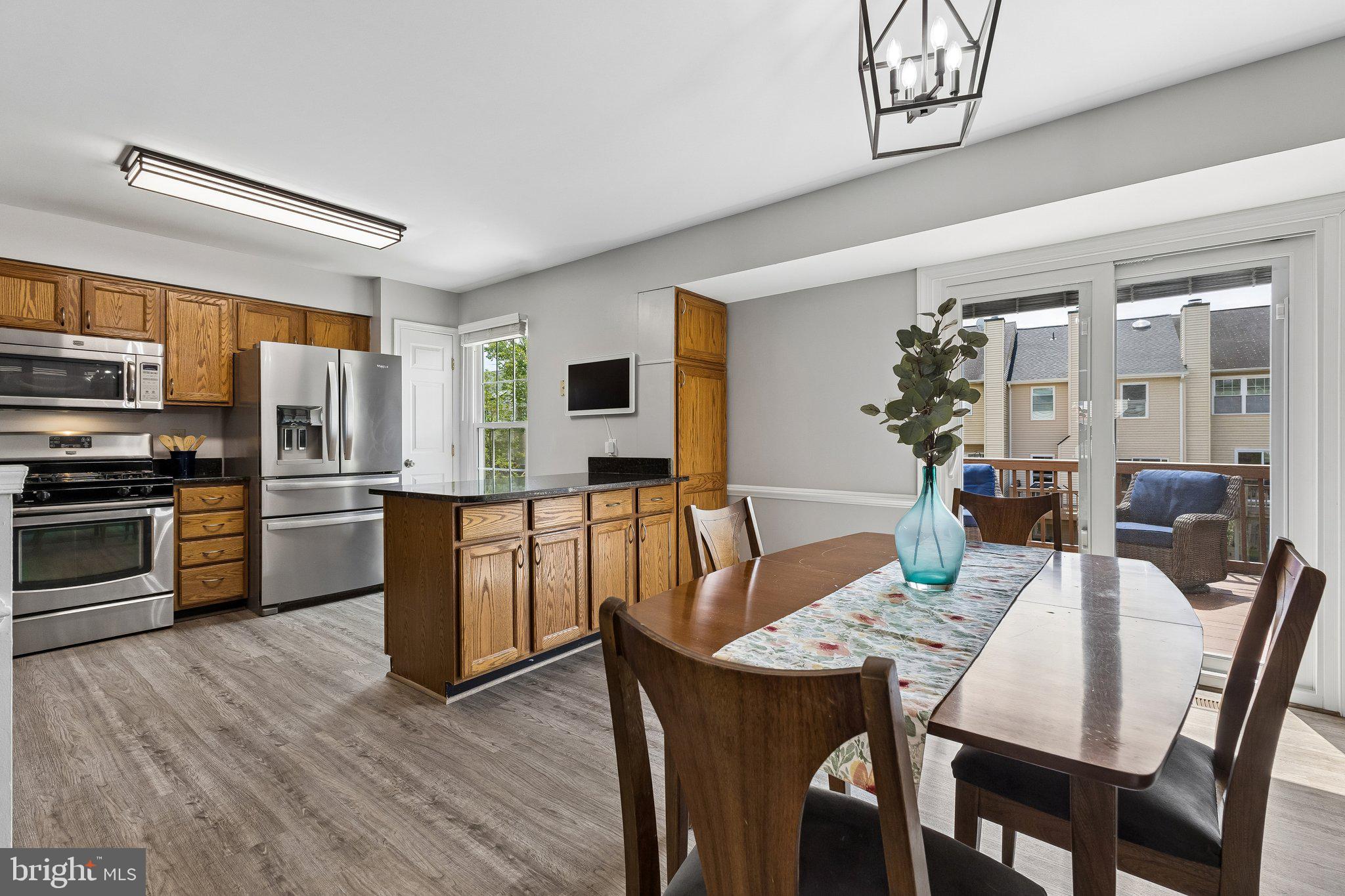 7452 GADSBY SQUARE