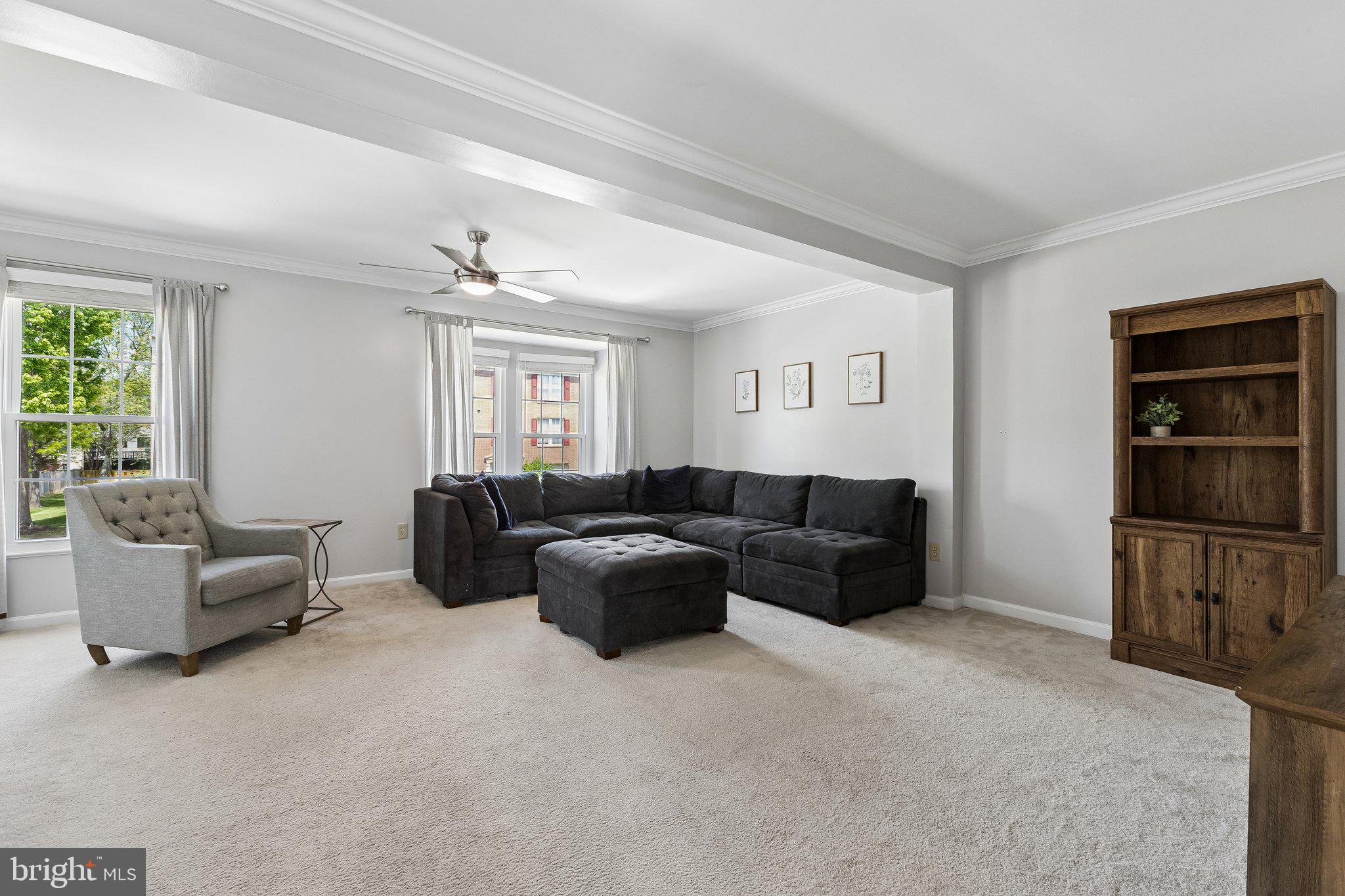 7452 GADSBY SQUARE