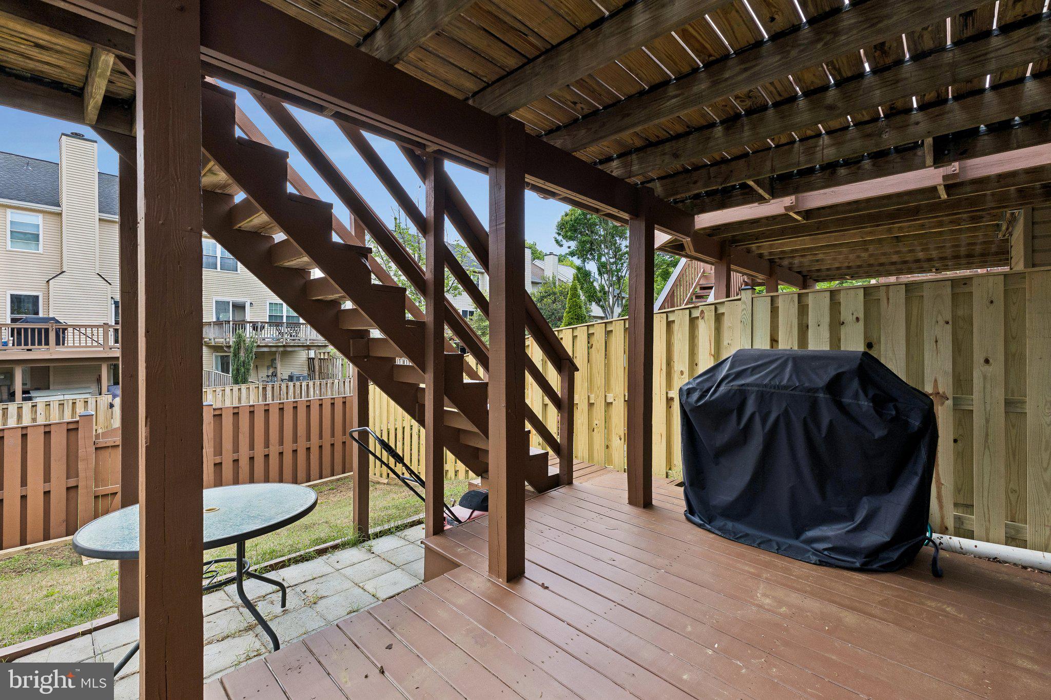 7452 GADSBY SQUARE