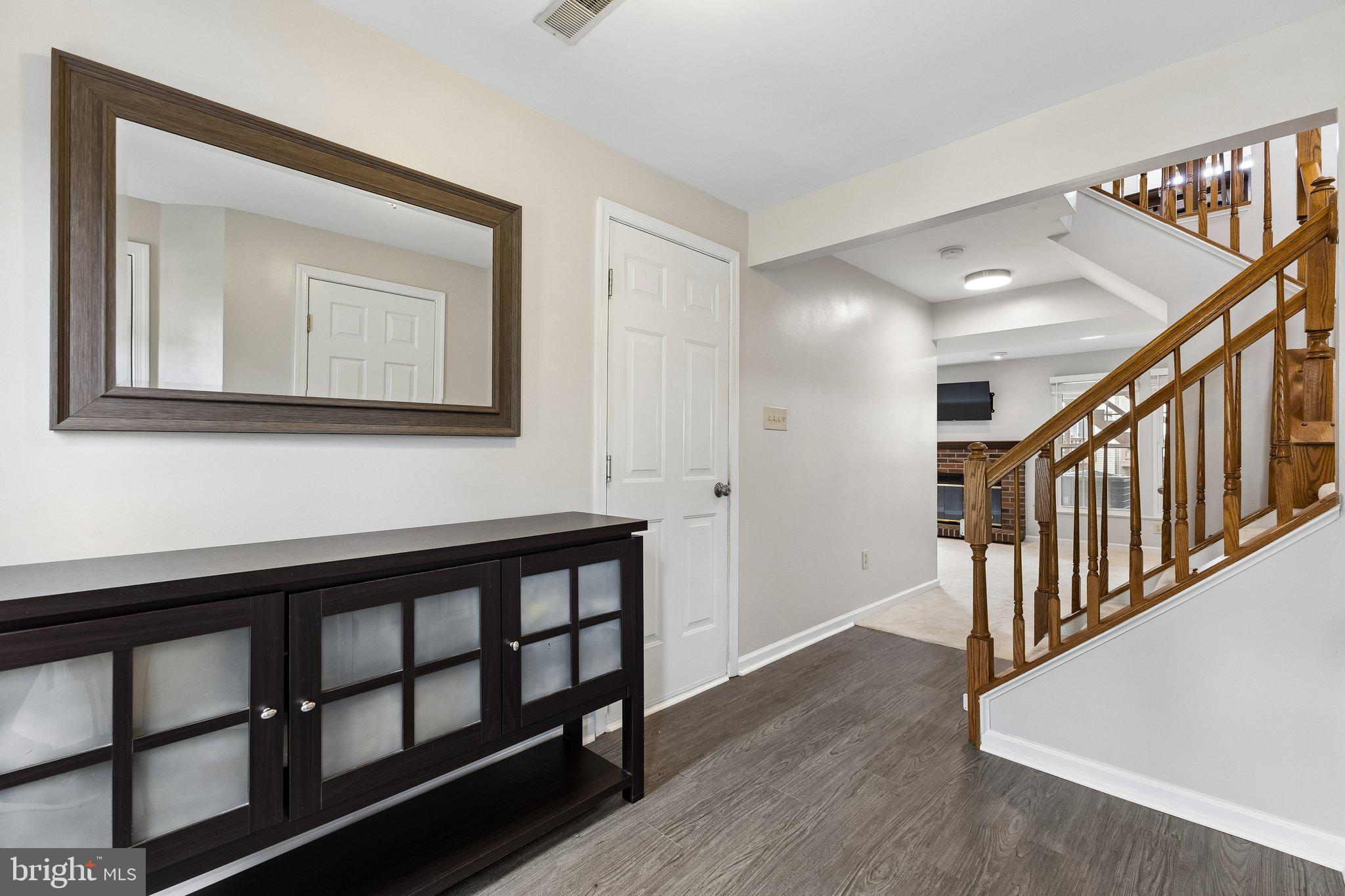 7452 GADSBY SQUARE