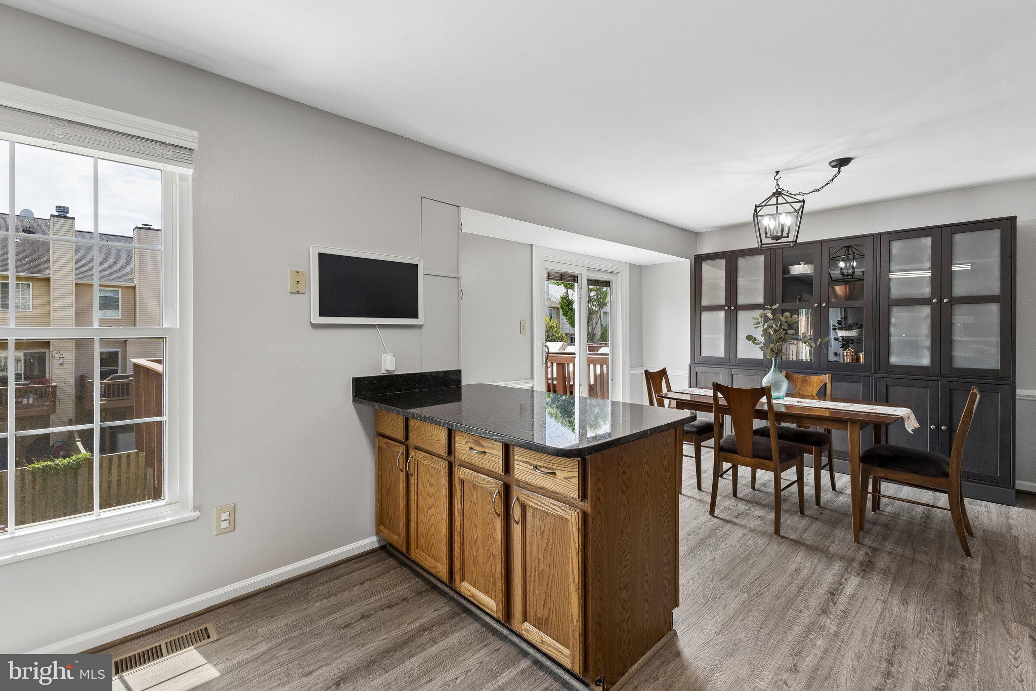 7452 GADSBY SQUARE
