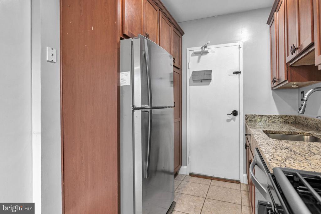 6631 WAKEFIELD DRIVE 106