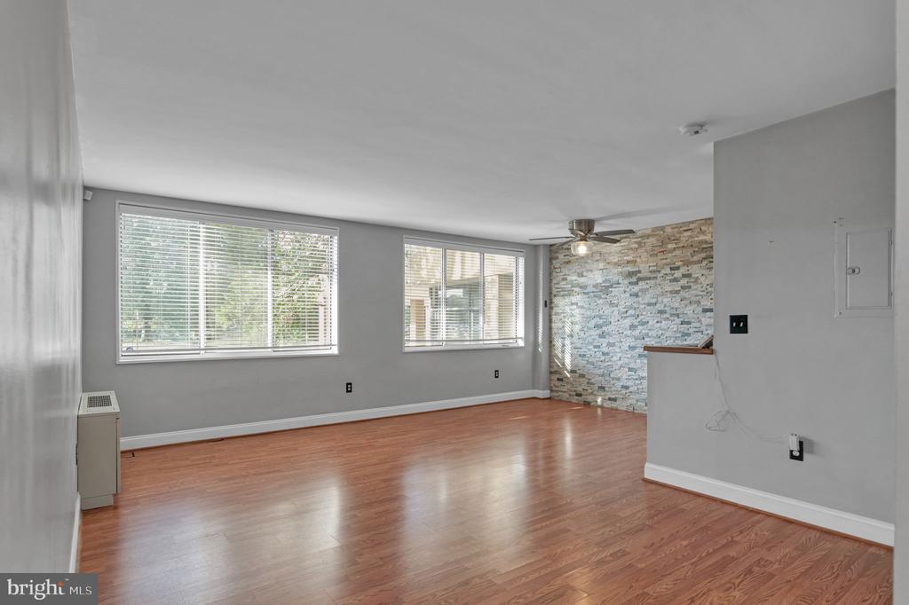 6631 WAKEFIELD DRIVE 106