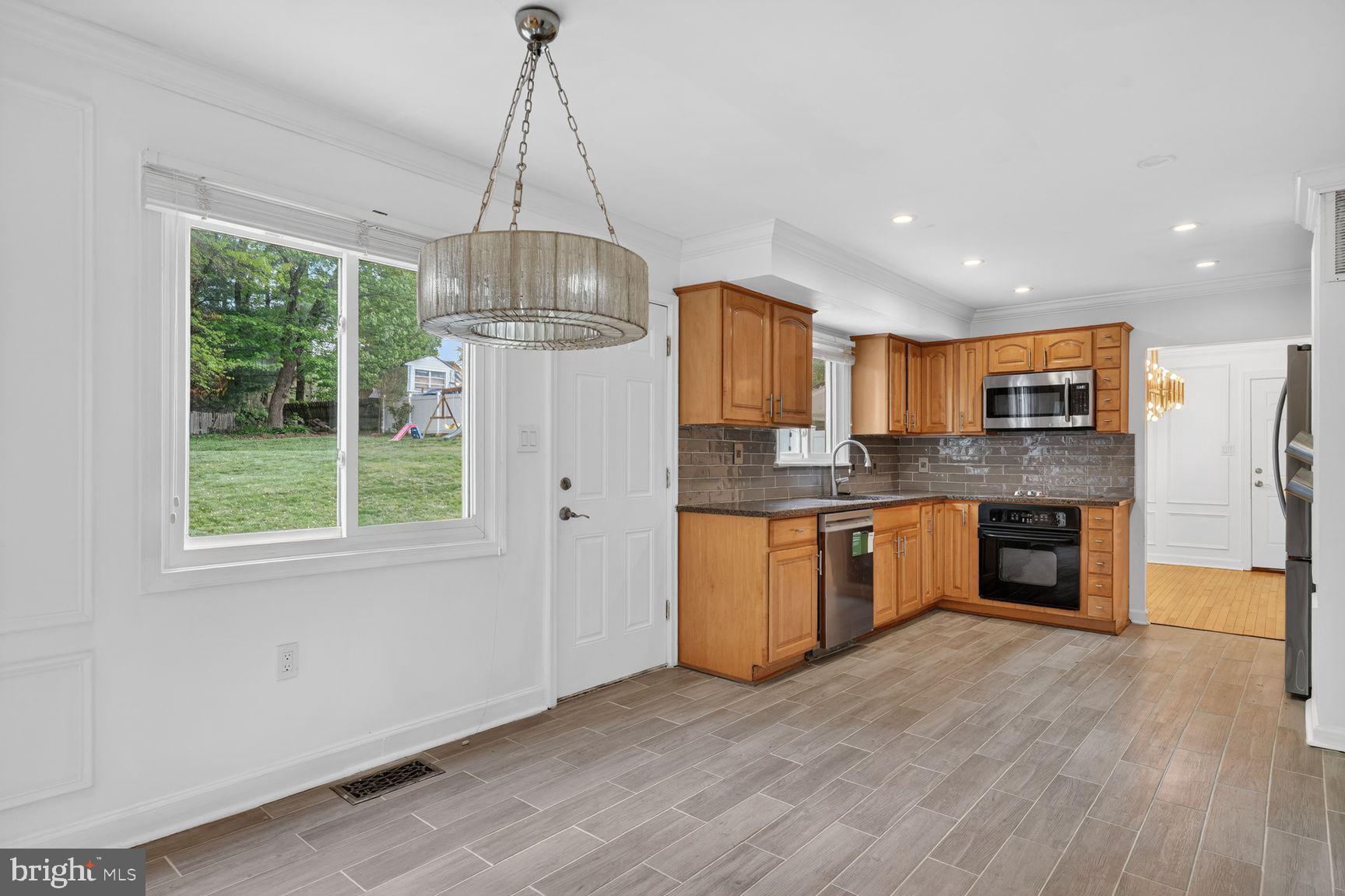 9534 BRADDOCK ROAD