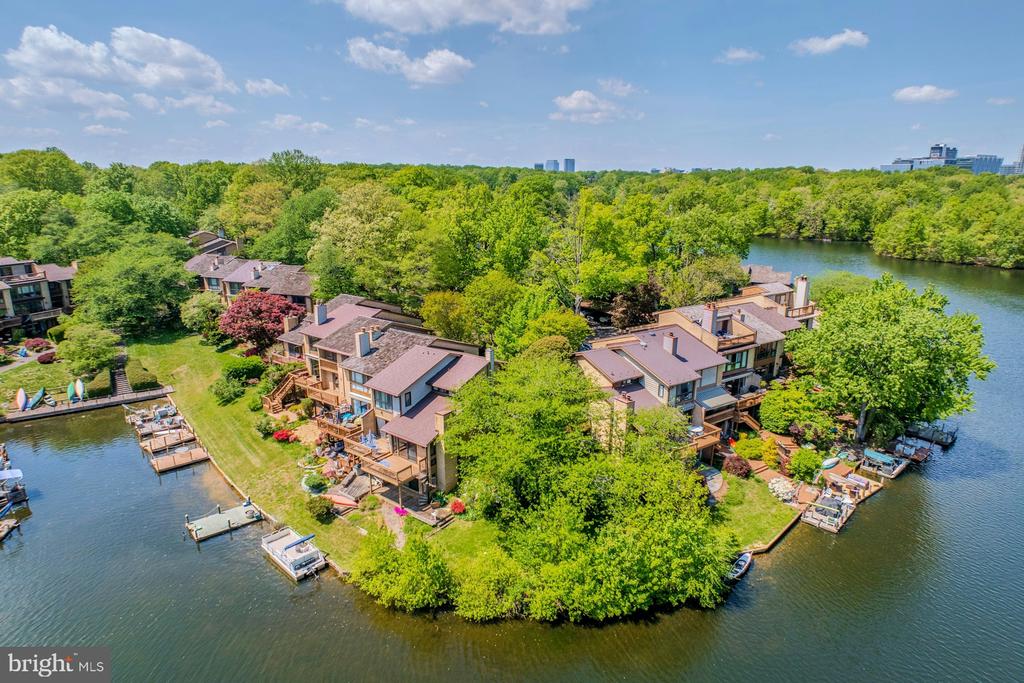 2013 LAKEWINDS DRIVE