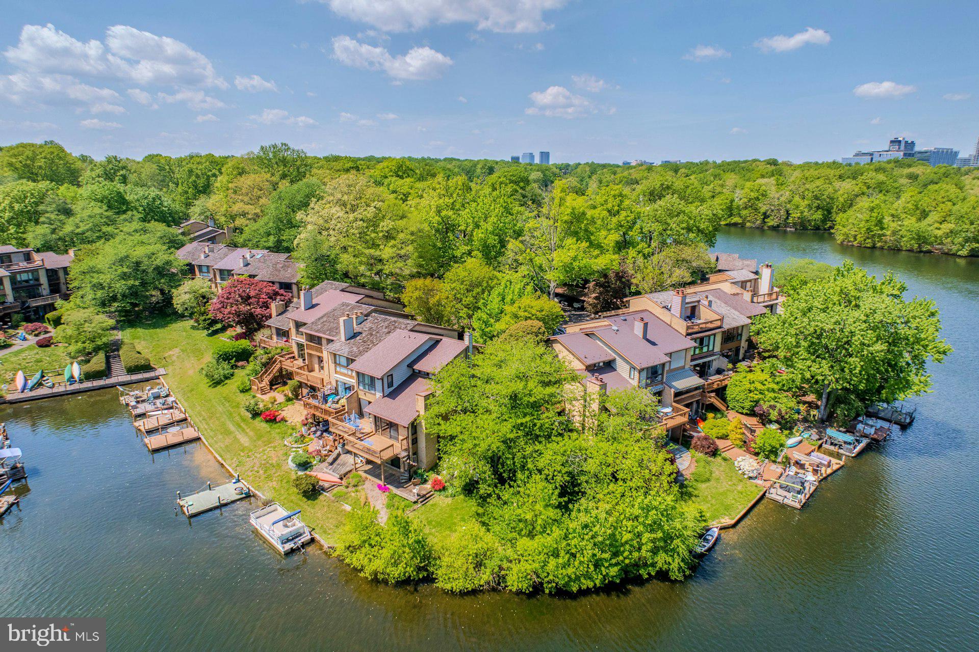 2013 LAKEWINDS DRIVE
