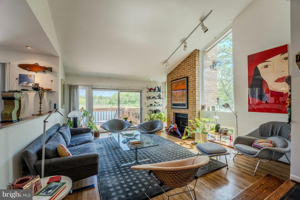 2013 LAKEWINDS DRIVE