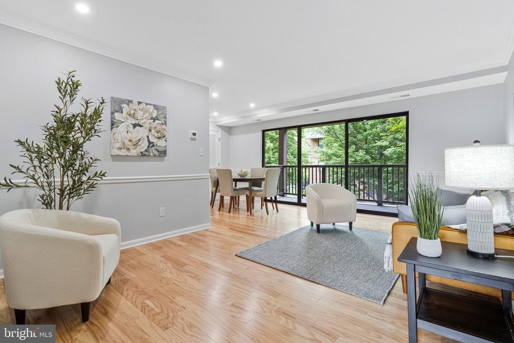 2754 HOLLYWOOD ROAD 54/102