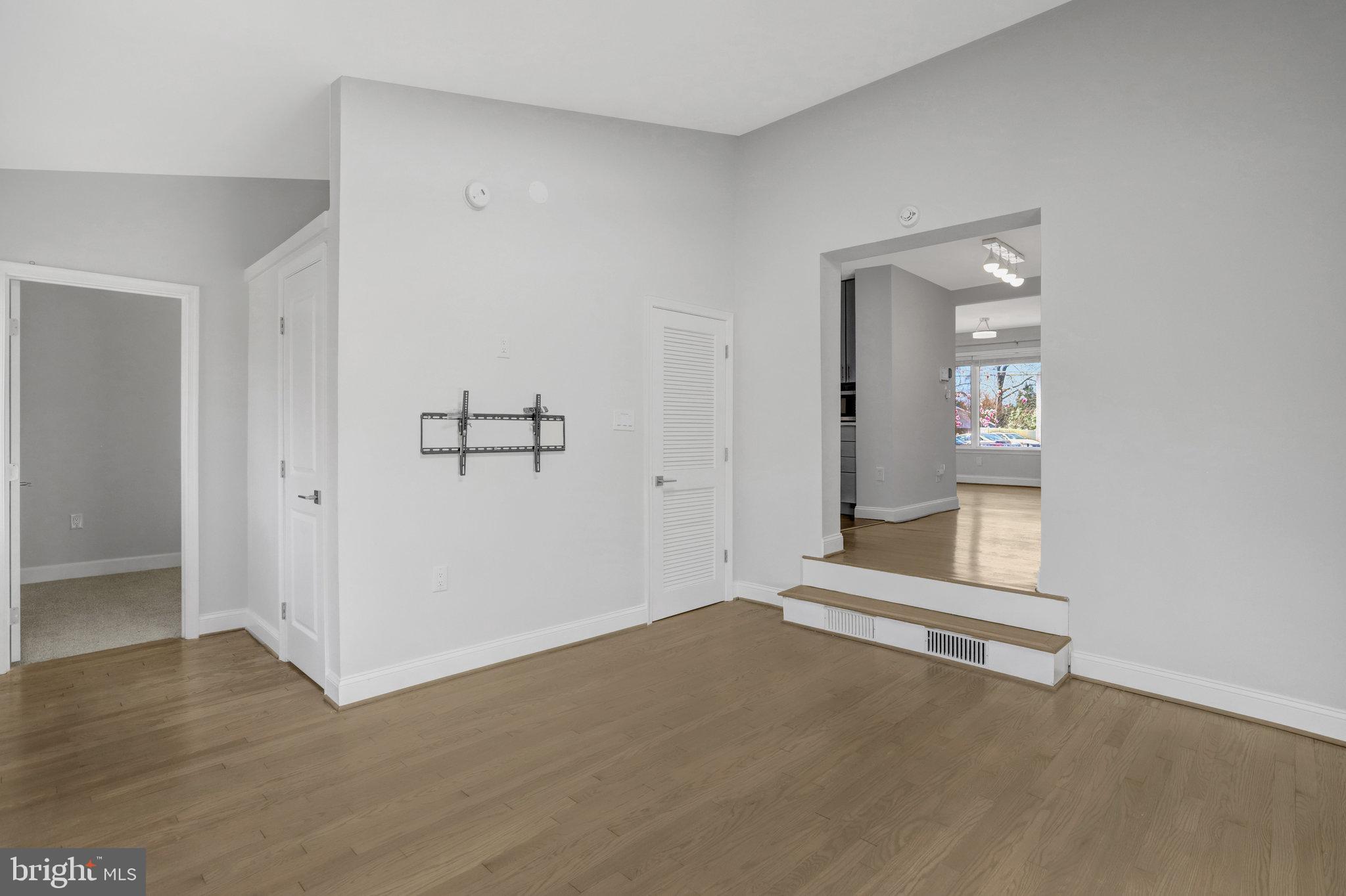7909 MARTHA WASHINGTON STREET