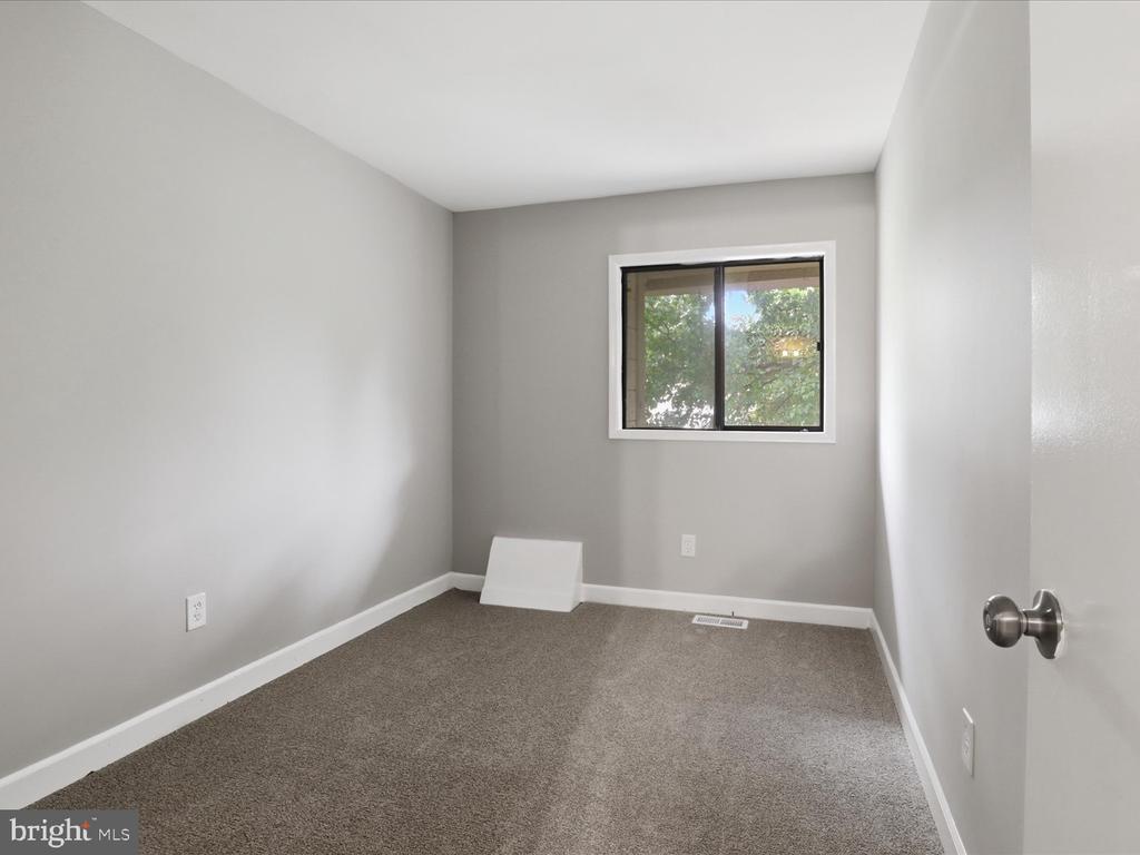1145 AUTUMNHAZE COURT