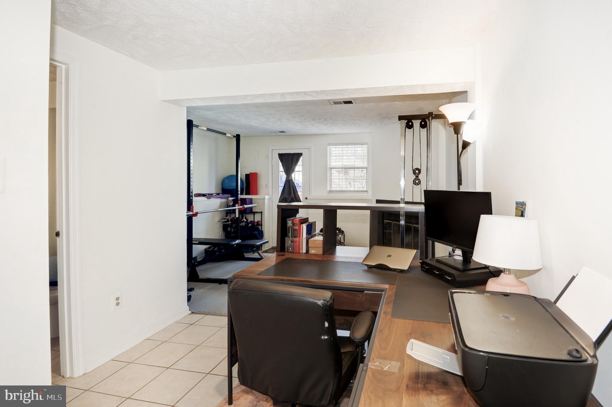 1598 WOODCREST DRIVE