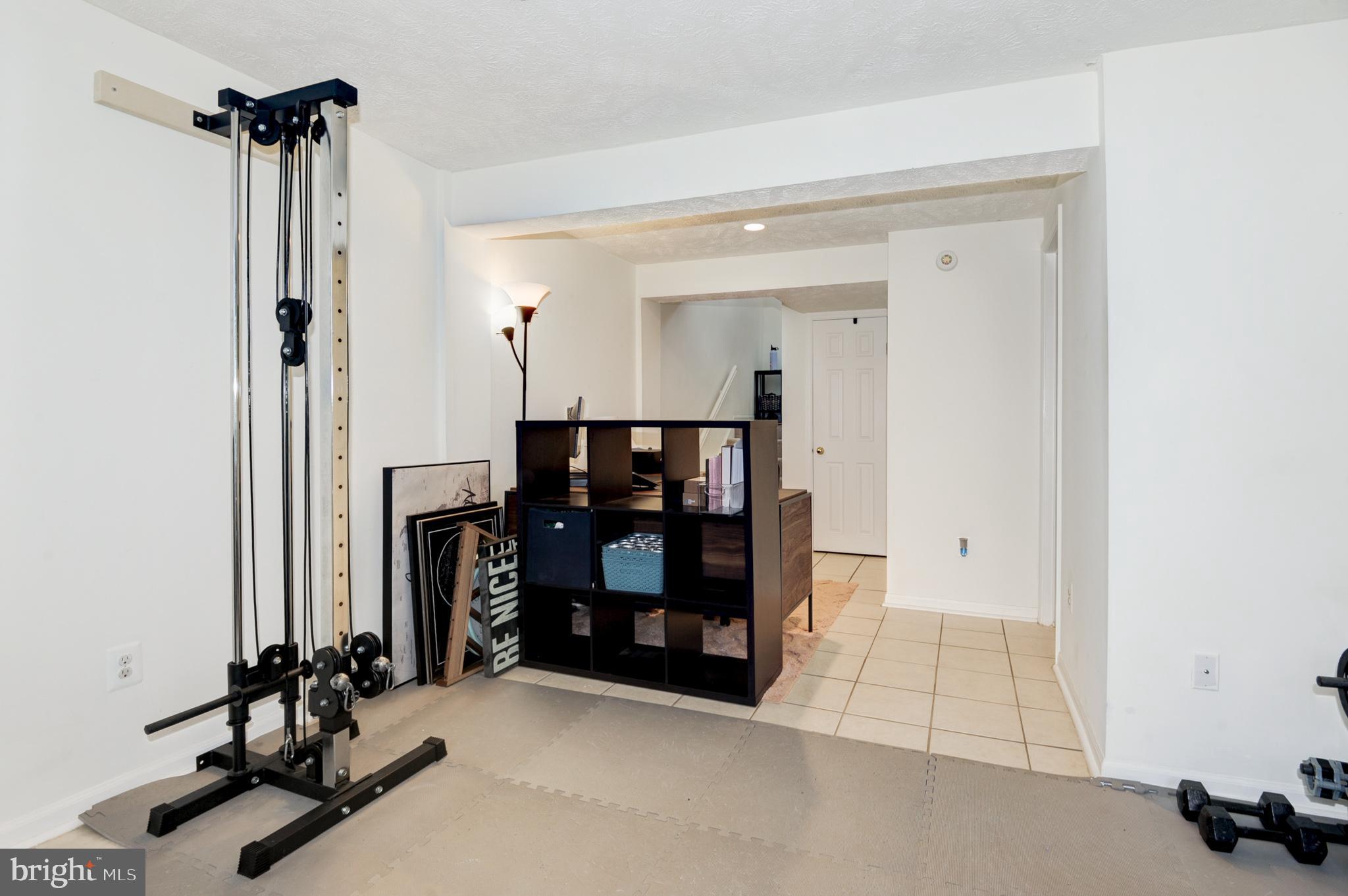 1598 WOODCREST DRIVE