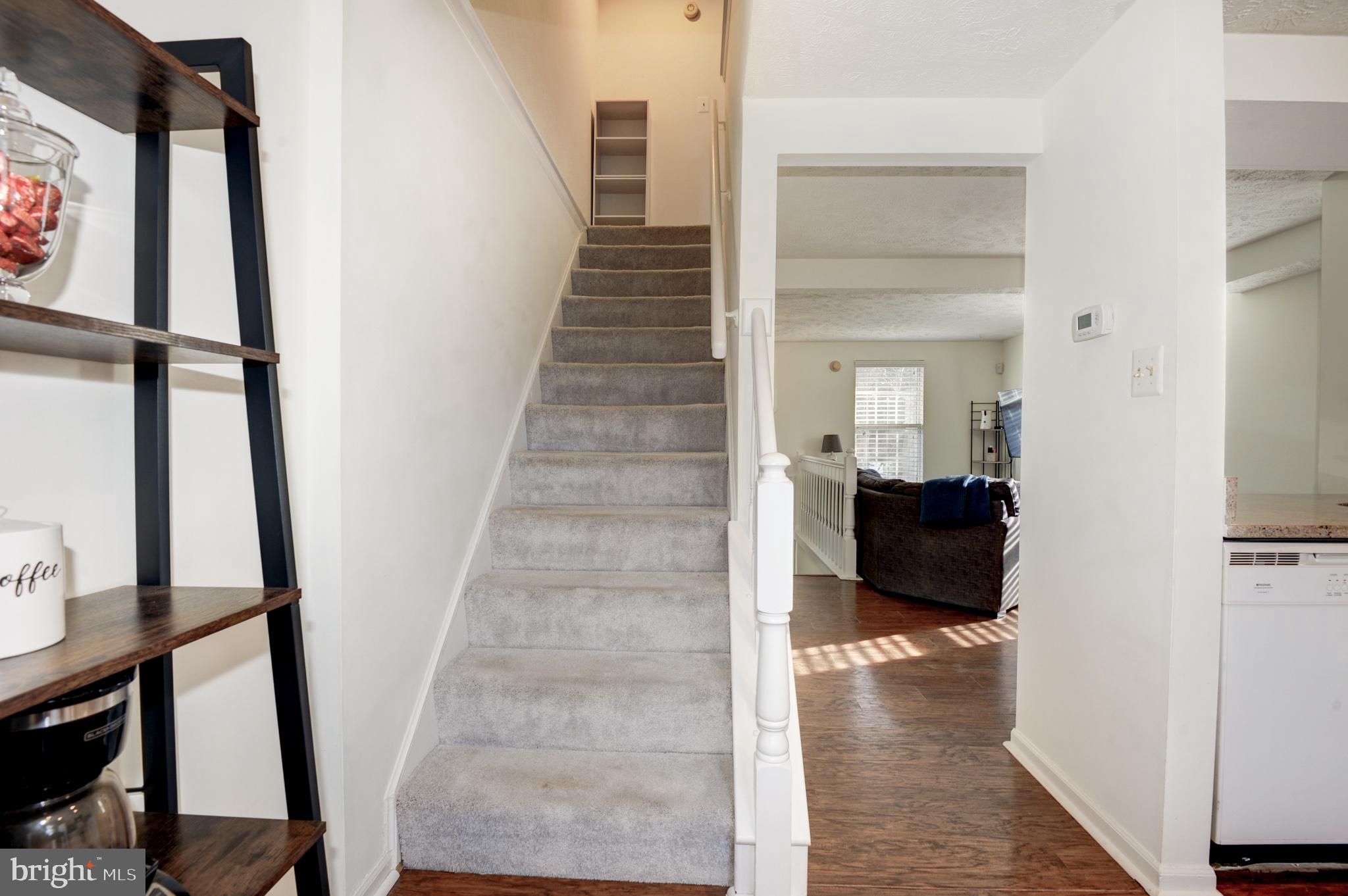 1598 WOODCREST DRIVE
